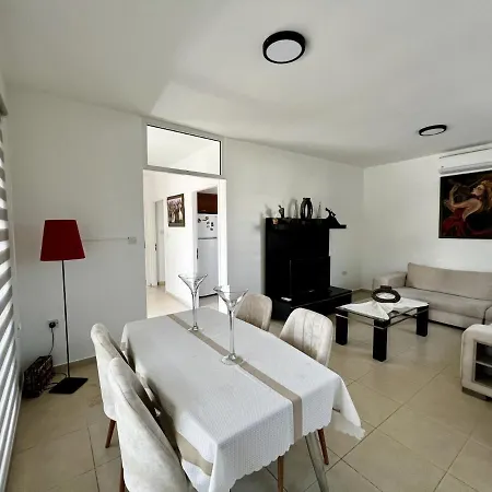 Flat W Garden 5 Min To Coast In Kyrenia Holiday home Kyrenia (Northern Cyprus)