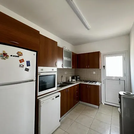 Flat W Garden 5 Min To Coast In Kyrenia *