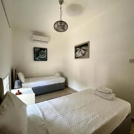 Flat W Garden 5 Min To Coast In Kyrenia Holiday home *